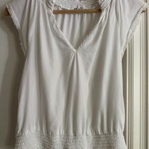 Bella Dahl smocked Short sleeve blouse / shirt